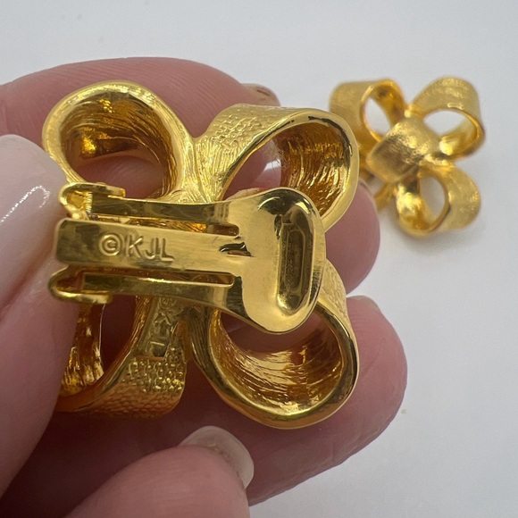 Kenneth Jay Lane Earrings Satin Gold Bow Earrings - Picture 4 of 10